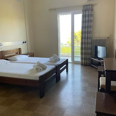 Pefkias Appartement Kiáton