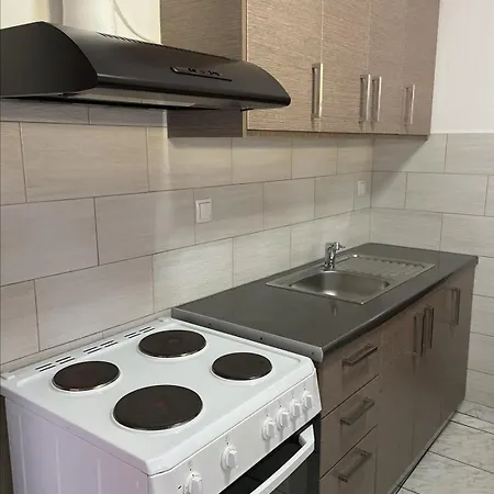 Apartment Pefkias Kiaton