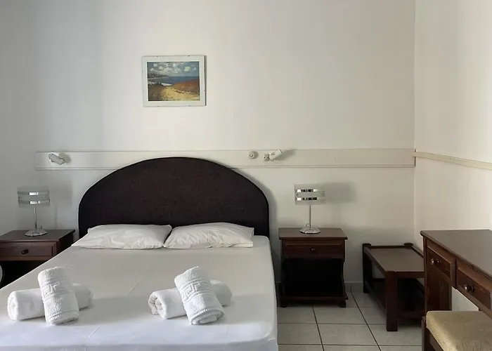 Апартаменты Pefkias *